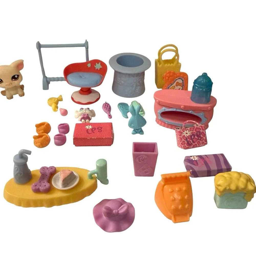 Littlest Pet Shop Shopping Mall Partial Set #1685-1694 7 Pets Accessories LPS